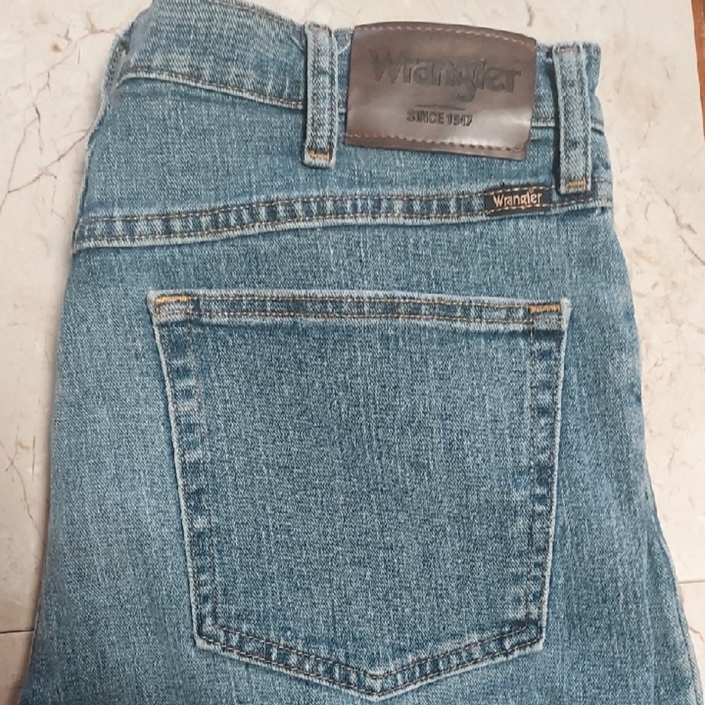 Wrangler Light Blue Denim Jeans with Leather Patch